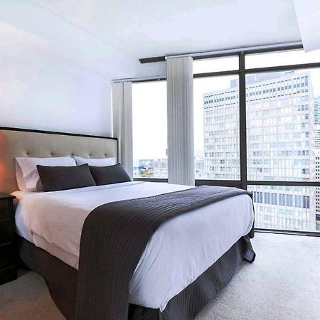 تورونتو Altitude Suites Bay Street - Holiday Bonus - Free Parking المظهر الخارجي الصورة